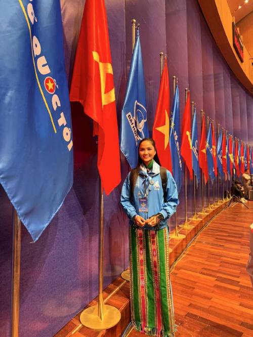 HHen Nie tai đac cu Uy vien Uy ban Trung uong Hoi Lien hiep Thanh nien Viet Nam 05