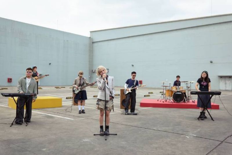 Từ &ldquo;Đụng độ&rdquo; đến &ldquo;Chạm s&aacute;ng&rdquo;: Ch&acirc;u B&ugrave;i tiếp tục h&agrave;nh tr&igrave;nh chạm v&agrave;o cảm x&uacute;c người trẻ