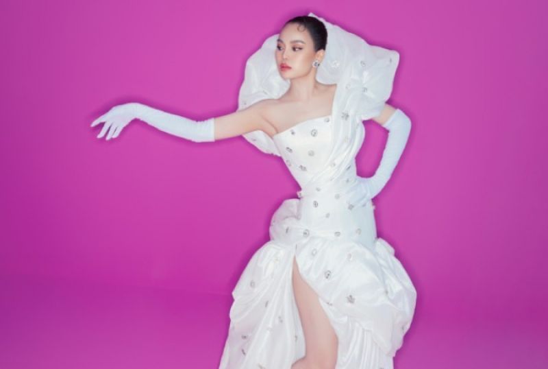 Giang Hồng Ngọc h&aacute;t bằng tất cả tất cả ruột gan khi trở lại với MV &ldquo;Em giấu"