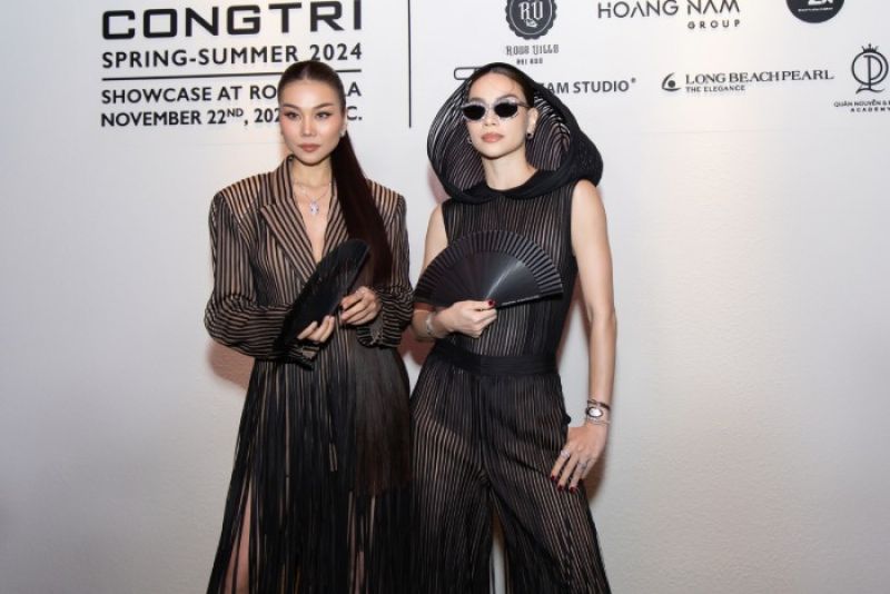 H&agrave; Hồ, Thanh Hằng diện đồ đ&ocirc;i tr&ecirc;n thảm đỏ show C&ocirc;ng Tr&iacute;