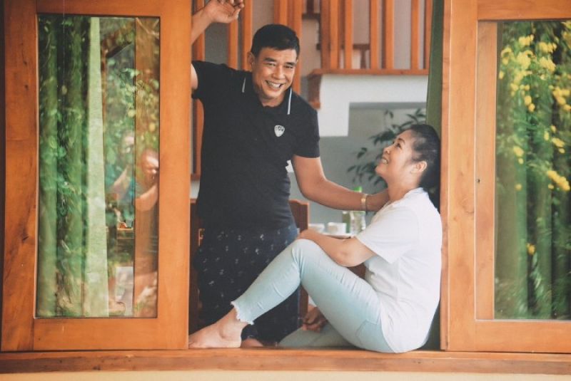 Nghệ sĩ Hồng V&acirc;n khoe khoảnh khắc t&igrave;nh tứ b&ecirc;n &ocirc;ng x&atilde;