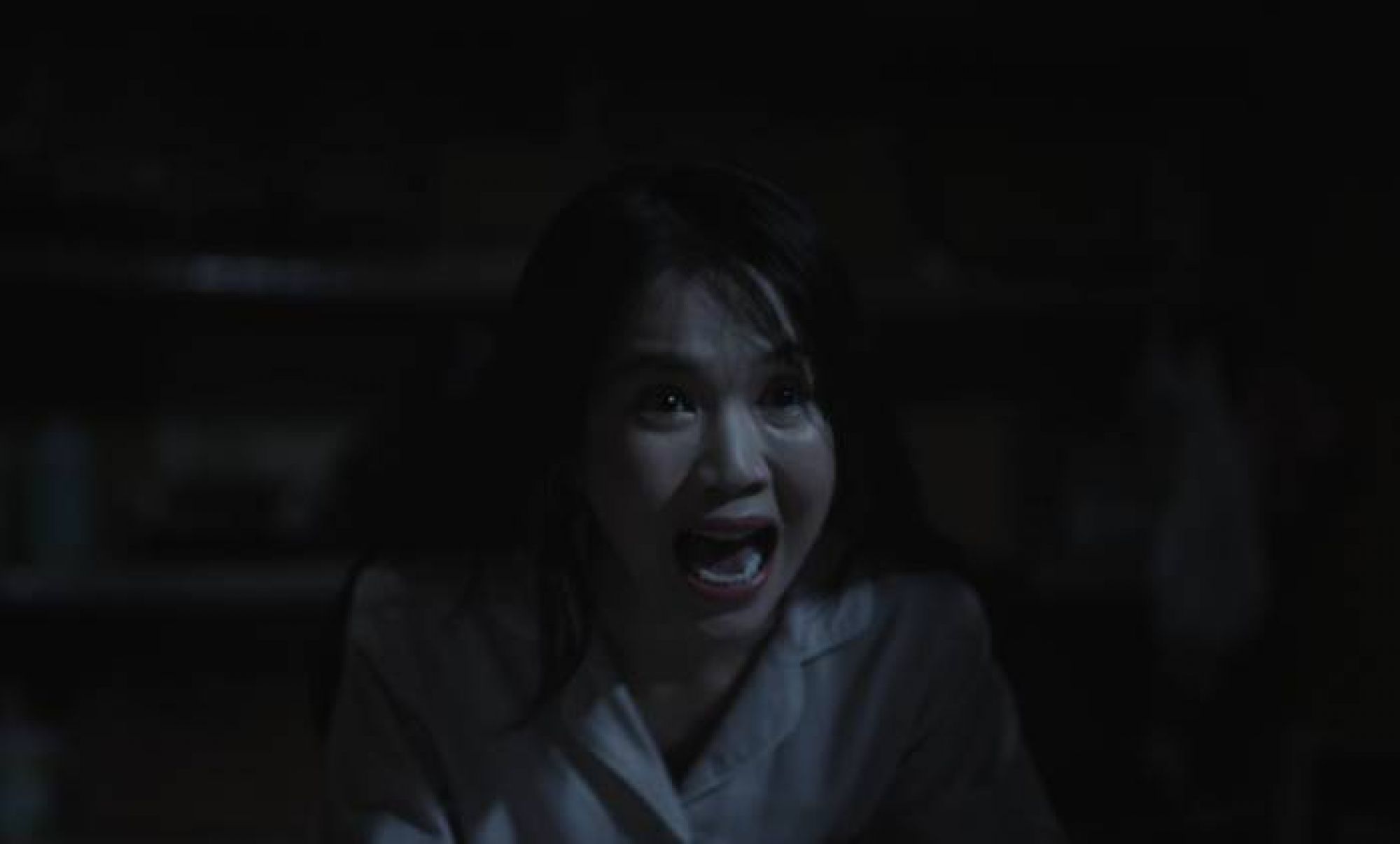 Ngọc Trinh hoảng sợ khi bị ma &aacute;m trong &lsquo;Thẩm mỹ viện &acirc;m phủ&rsquo;