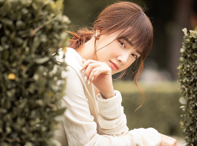 Nh&atilde; Phương khoe vẻ đẹp thanh xu&acirc;n &ldquo;m&ograve;n con mắt&rdquo; trong bộ ảnh mới