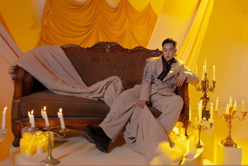 Trung Qu&acirc;n kể chuyện t&igrave;nh y&ecirc;u của badboy trong MV "Tốt cho cả hai"