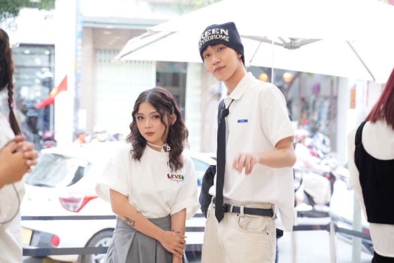 D&agrave;n hot boy hot girl trổ t&agrave;i phối đồ đơn sắc &lsquo;cực đỉnh&rsquo;