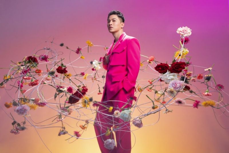 Mai Tiến Dũng h&aacute;t cho "Thế giới kẻ thất t&igrave;nh"