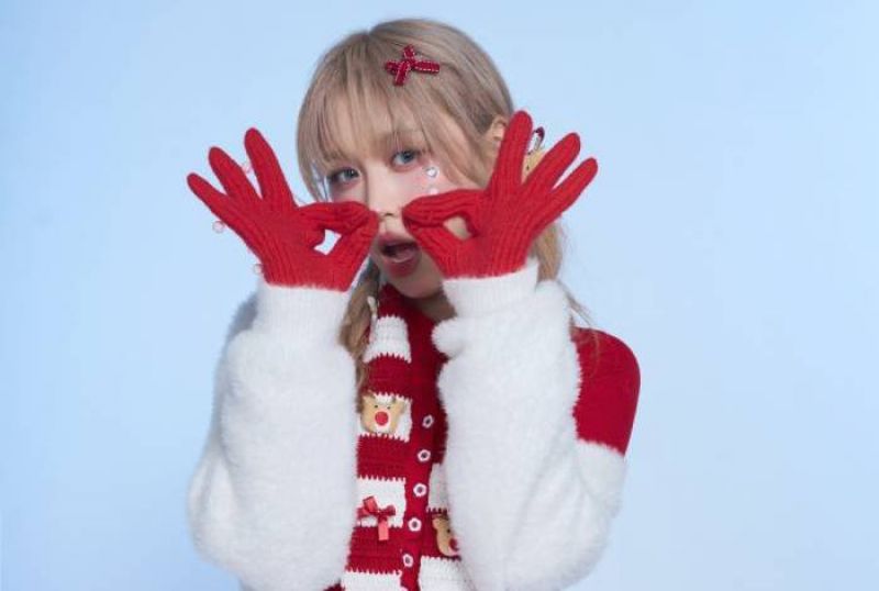 Han Sara xinh xỉu trong MV ca kh&uacute;c Hit m&ugrave;a gi&aacute;ng sinh năm nay