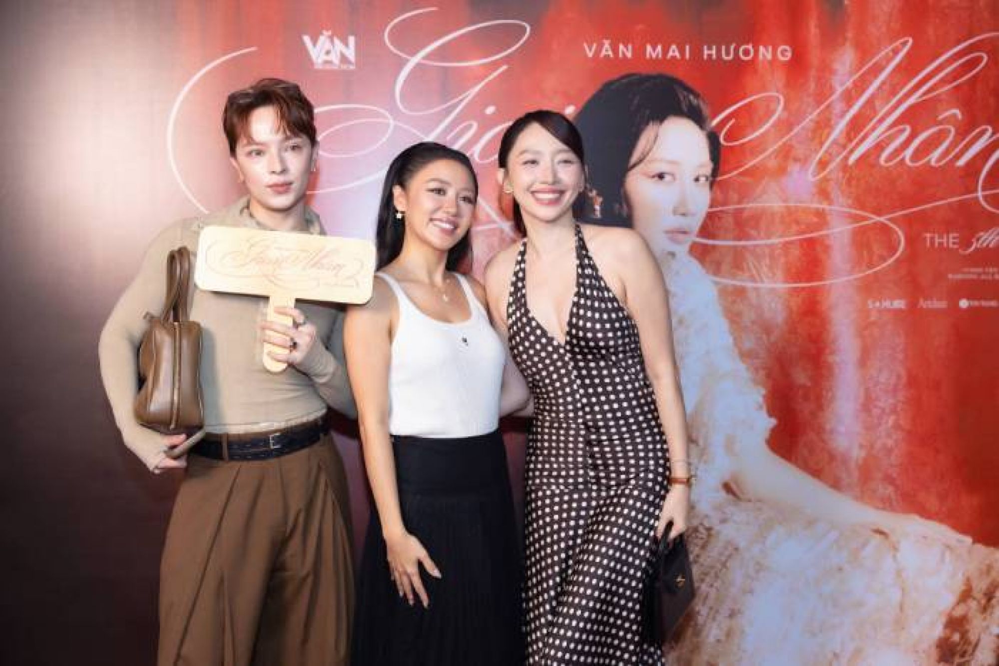 Album &ldquo;Giai nh&acirc;n&rdquo; của Văn Mai Hương g&acirc;y b&agrave;n t&aacute;n, T&oacute;c Ti&ecirc;n phải thốt l&ecirc;n: &ldquo;Đỉnh cao cảm x&uacute;c&rdquo;